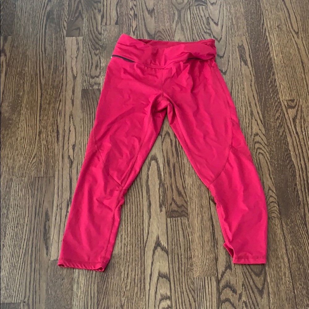 Small red Alala yoga cropped leggings